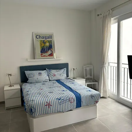 Apartment Centric With Rooftop *